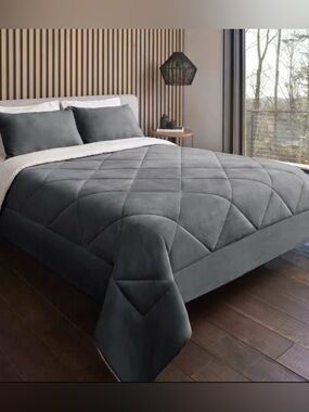 🛏️ NWOT Queen Roots Home Reversible Sherpa Comforter Set 🛏️ - NEW w/o packaging